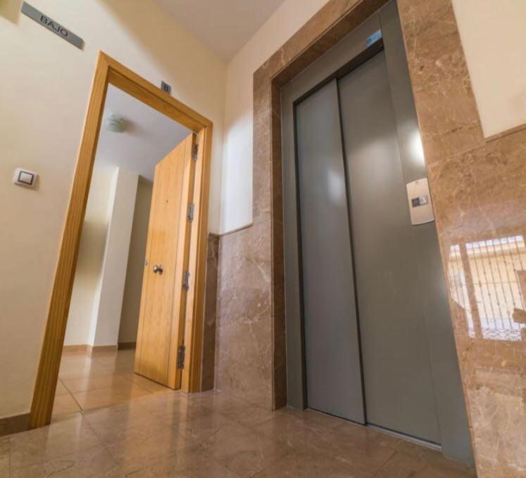 Calle Cuesta Apartment - Near Beach フエンヒロラ エクステリア 写真