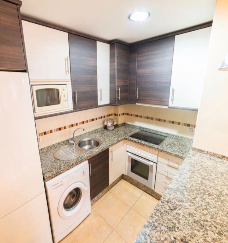 Calle Cuesta Apartment - Near Beach フエンヒロラ エクステリア 写真