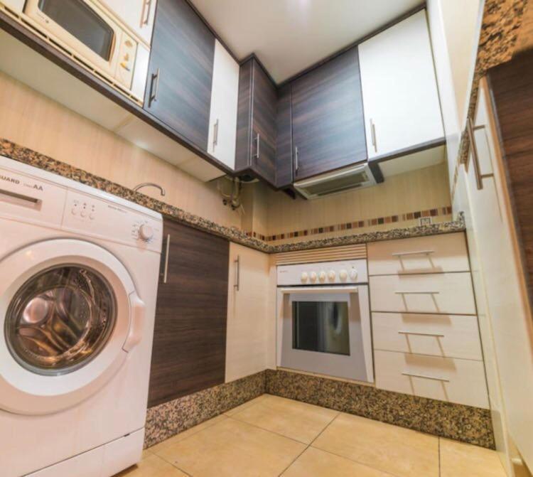 Calle Cuesta Apartment - Near Beach フエンヒロラ エクステリア 写真