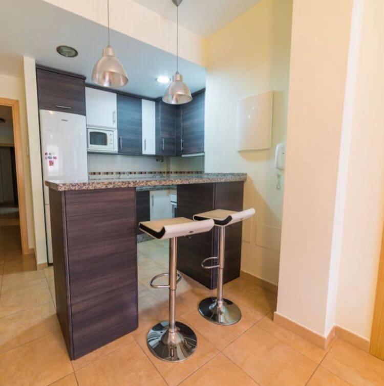 Calle Cuesta Apartment - Near Beach フエンヒロラ エクステリア 写真